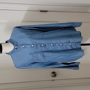 SO Size XL "Perfect Shirt" Medium Wash Chambray Button Down Shirt, EUC